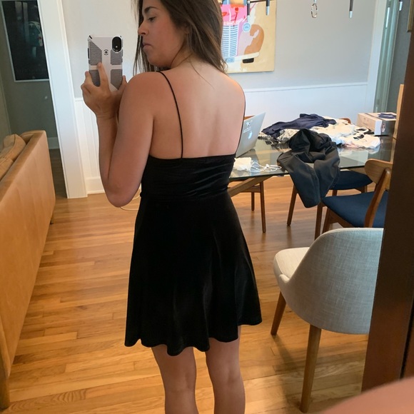 Urban outfitters black velvet dress - Picture 2 of 4